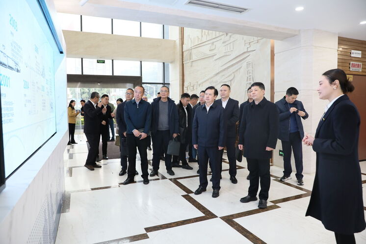 四川yd2333云顶电子游戏集团向导带队赴重庆高速集团和重庆巨能集团开展营业交流