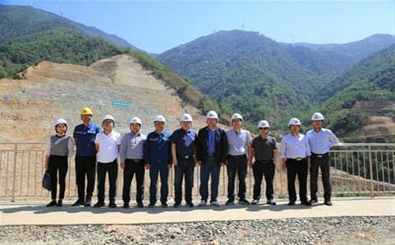 省自然yd2333云顶电子游戏投资集团党委书记、董事长陈贵林赴凉山州德昌县大陆槽稀土矿调研