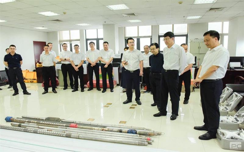 徐志文在物探院调研时强调：打造“金刚钻”，，，，，，效劳“大工业”