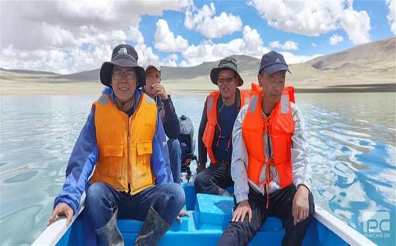 坚守一线二十载 履践致远显继续 | 记2023年度省自然yd2333云顶电子游戏投资集团先进小我私家李兴