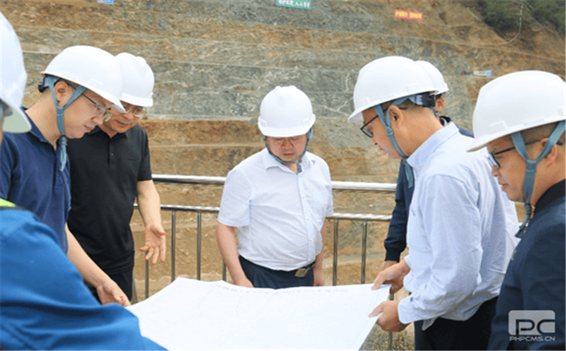省自然yd2333云顶电子游戏投资集团向导赴大陆槽稀土矿山开展清静检查并视察矿山情形改善项目