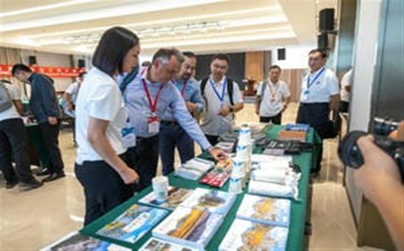 坚守二十载，，，，，，，，可可托海天下地质公园首次再评估圆满落幕