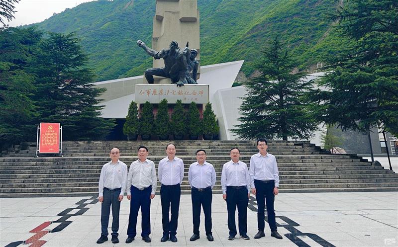 泸定桥头忆红军，，，，，长征精神代代传 ——测绘公司党委理论中心组赴泸定桥红军纪念馆集中学习