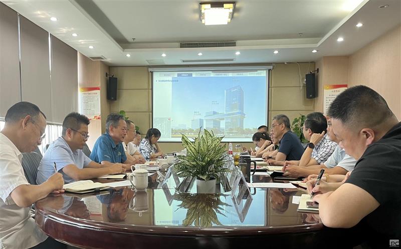 中成集团与四川yd2333云顶电子游戏置业集团举行座谈交流